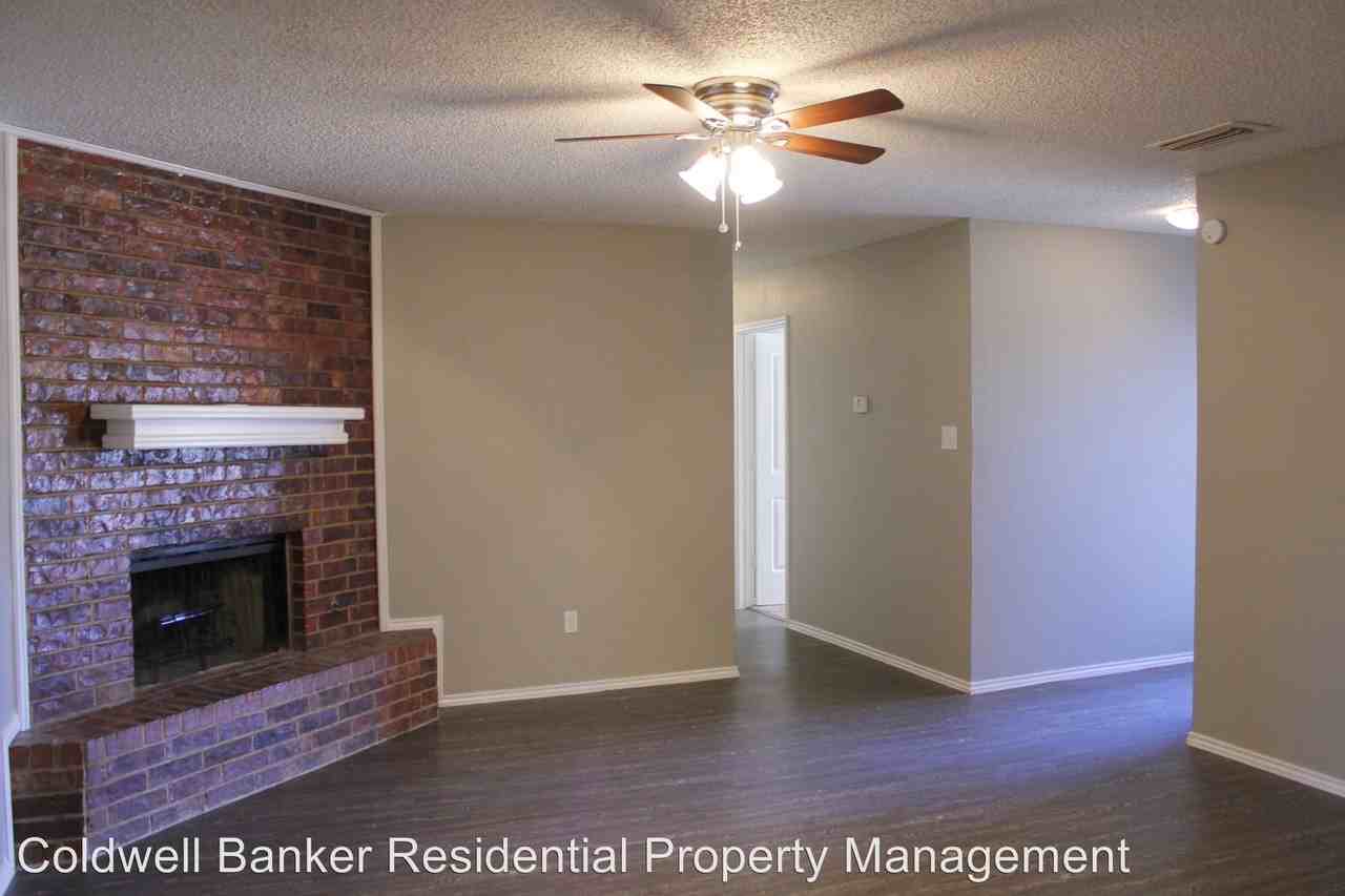 9704 Blandon Ave - Photo 3 of 11