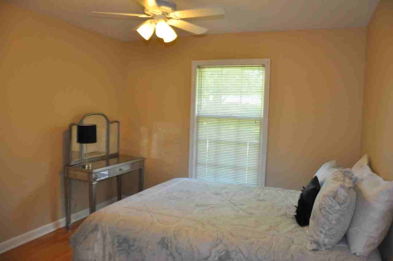 1606 Lynn Way - Photo 2 of 20