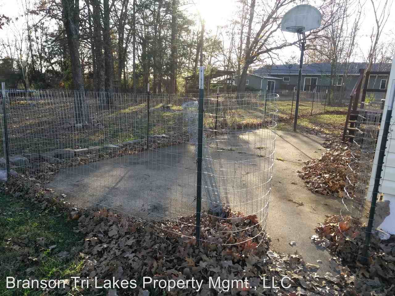 320 Clayton Rd - Photo 2 of 14