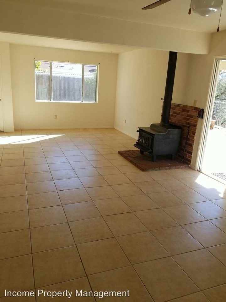 115 Lakeview Terrace - Photo 3 of 3