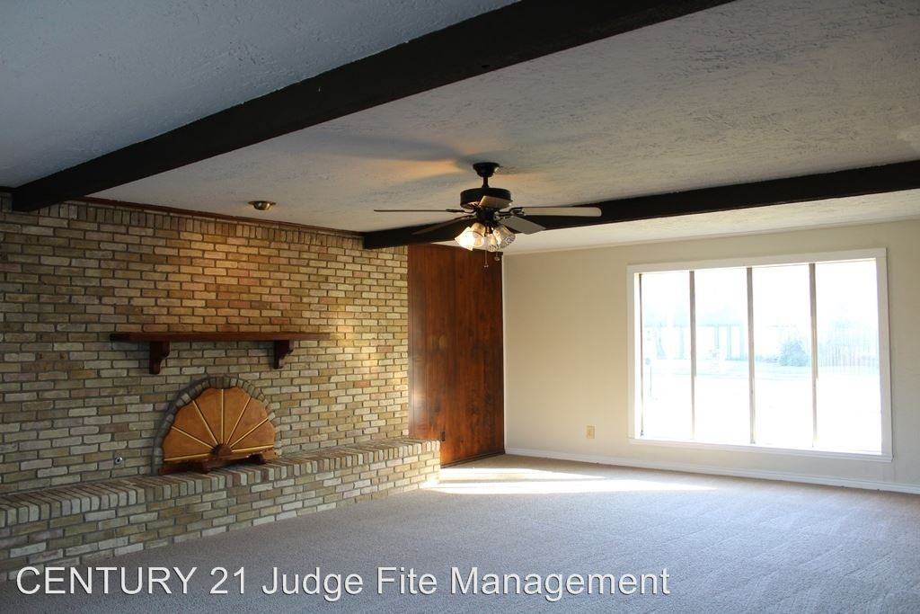 709 Rivercrest Blvd - Photo 2 of 10