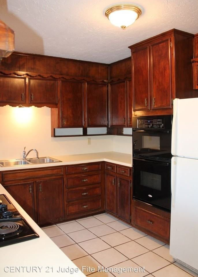 709 Rivercrest Blvd - Photo 3 of 10