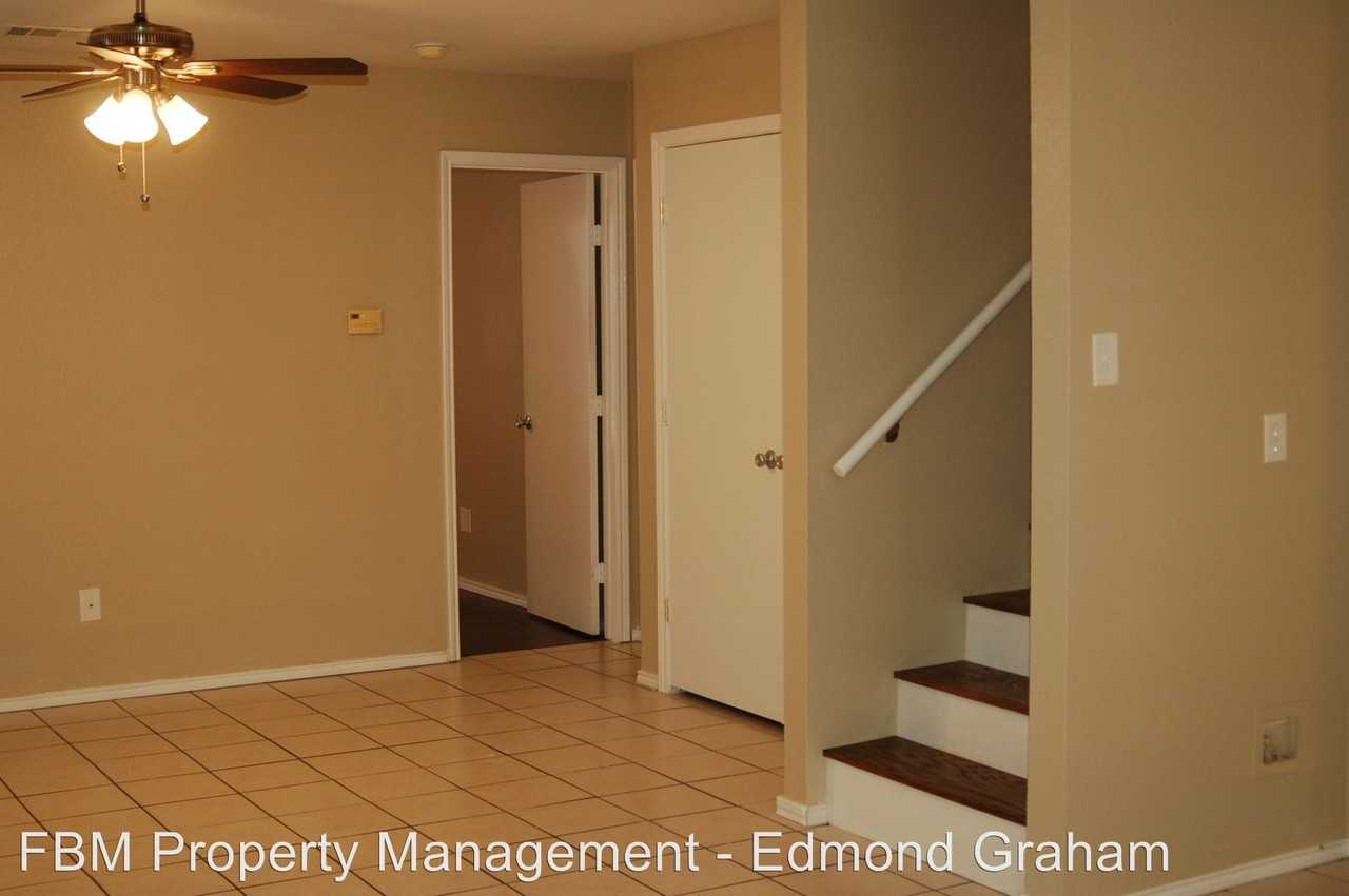 307 Kings Way - Photo 2 of 19