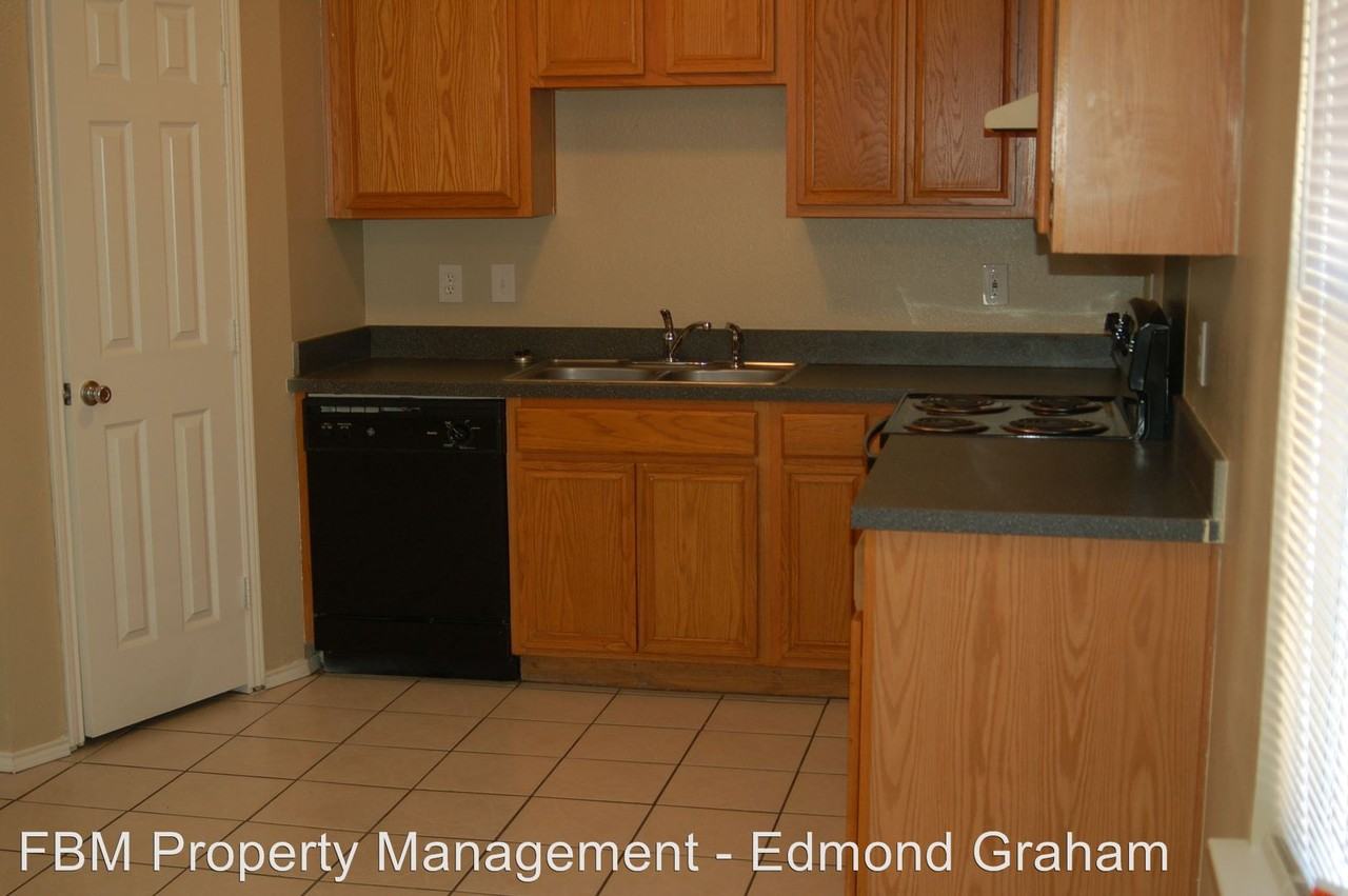 307 Kings Way - Photo 3 of 19