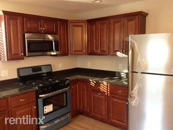 1093 High St - Photo 2 of 8