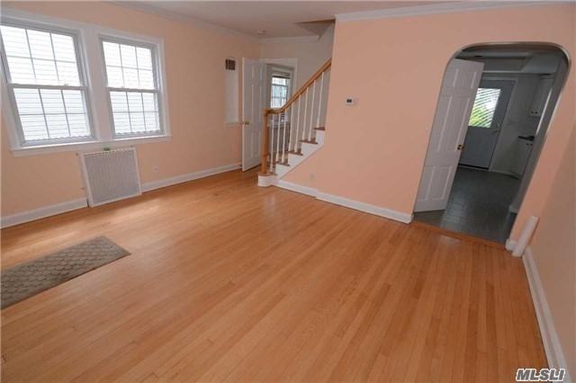 122 Pine St - Photo 3 of 18