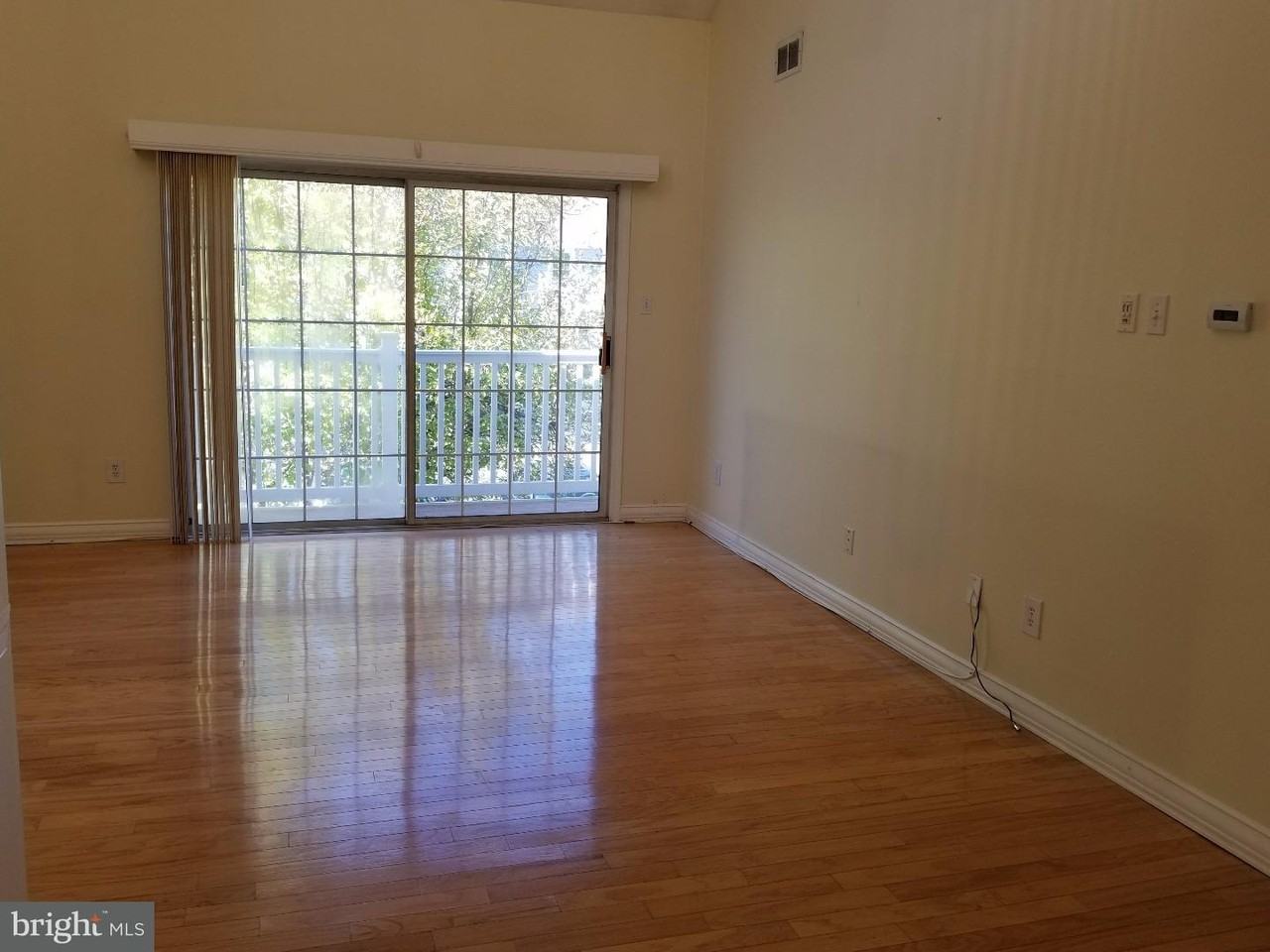 702 Sedgewick Ct - Photo 3 of 14