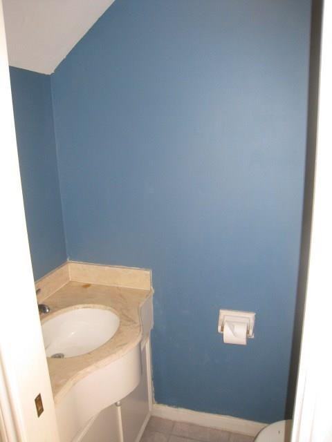 1214 Saxony Ln - Photo 3 of 14