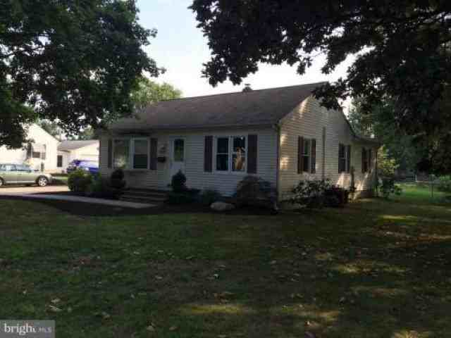 68 N Halsey Rd - Photo 2 of 6