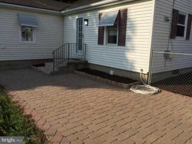 68 N Halsey Rd - Photo 3 of 6