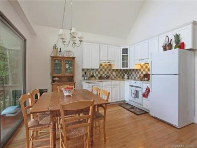 94 Tinker Hill Rd - Photo 3 of 6