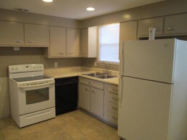 1015 Carter Rd - Photo 3 of 6