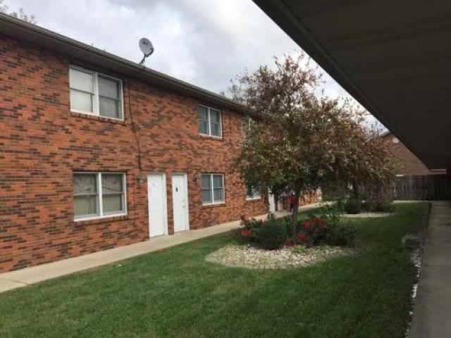 185 Parkview Dr - Photo 2 of 6