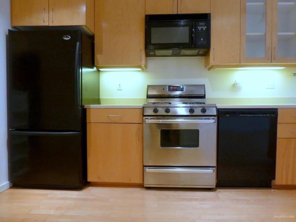 2644 3rd St - Photo 3 of 17