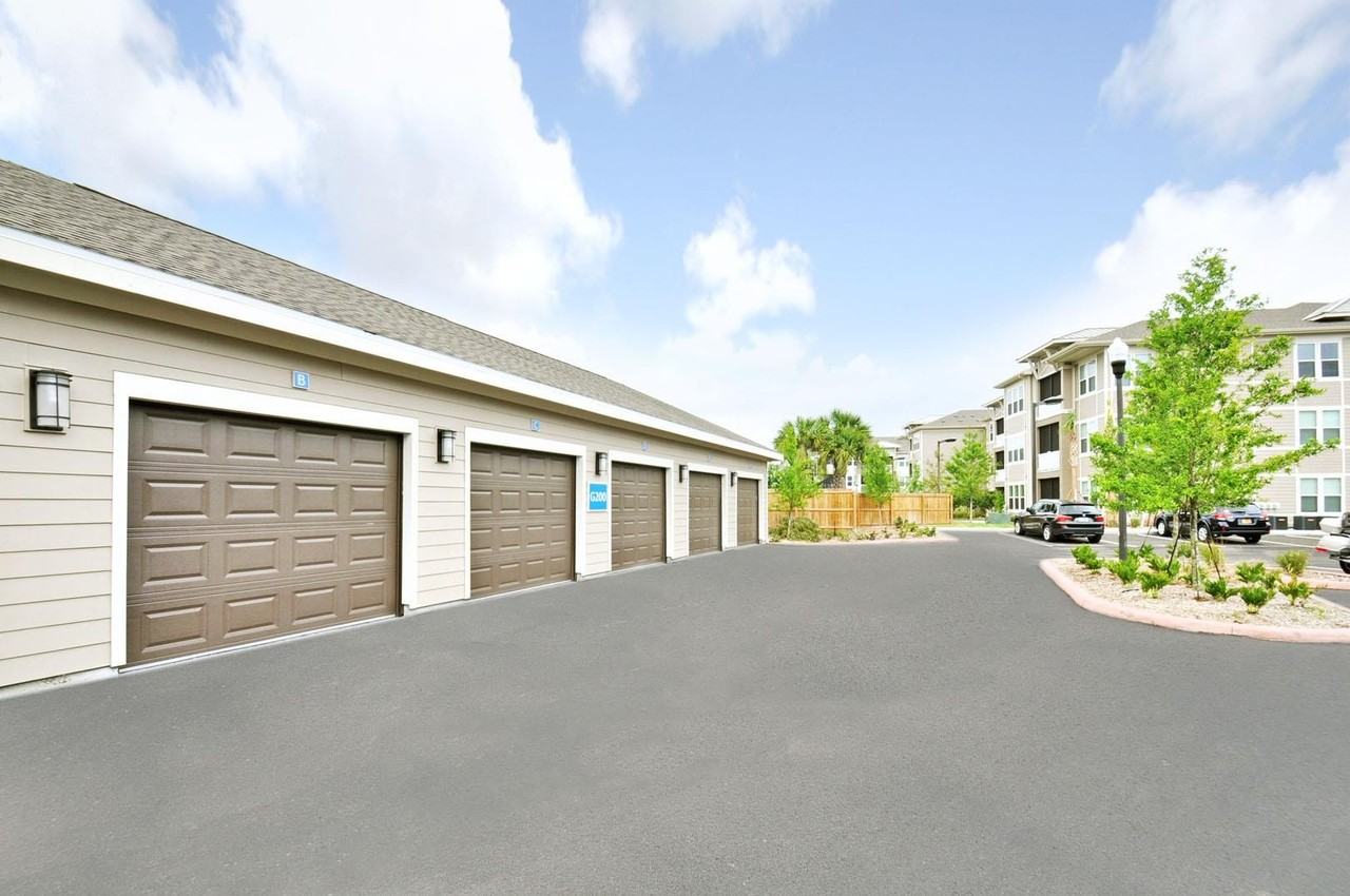 Azure - Photo 2 of 18