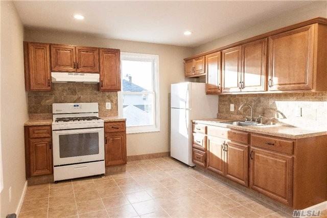 159-16 98th St - Photo 3 of 20