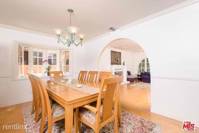 425 12th St - Photo 3 of 17