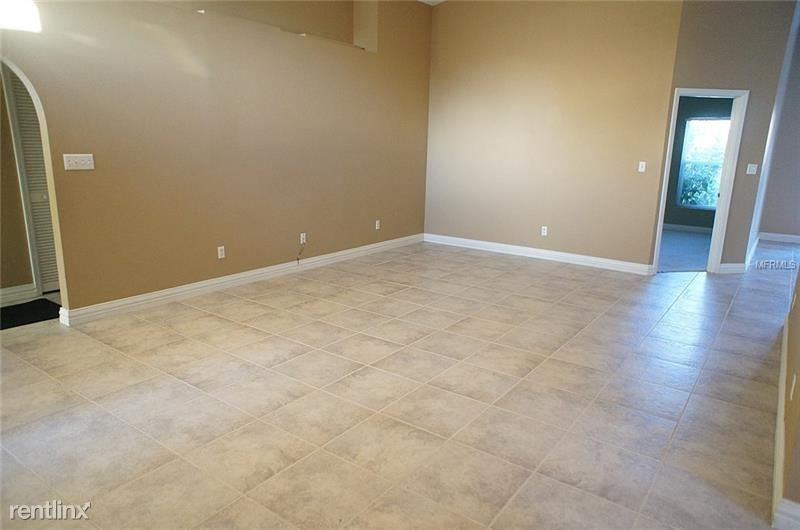 1601 Boulder Creek Ct - Photo 3 of 10