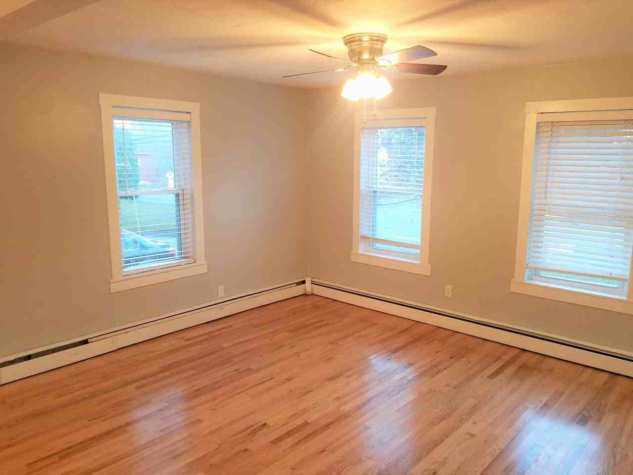 187 Hudson St - Photo 2 of 33