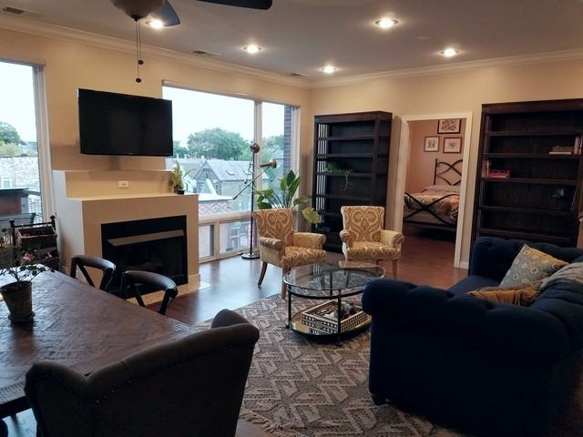 1358 W Belmont Ave #401 - Photo 2 of 10