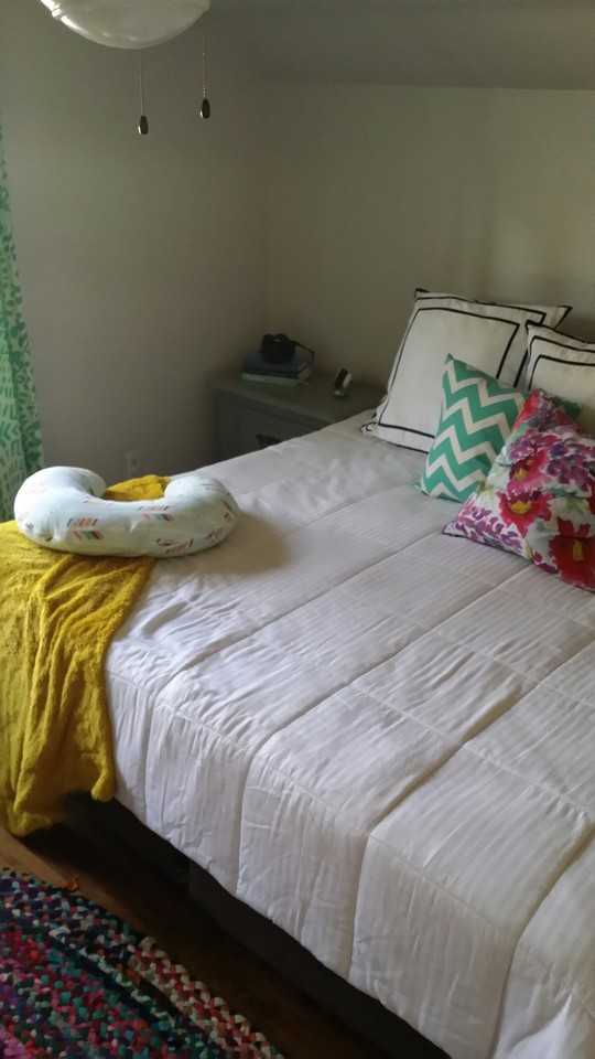 512 W Wilson St - Photo 3 of 18