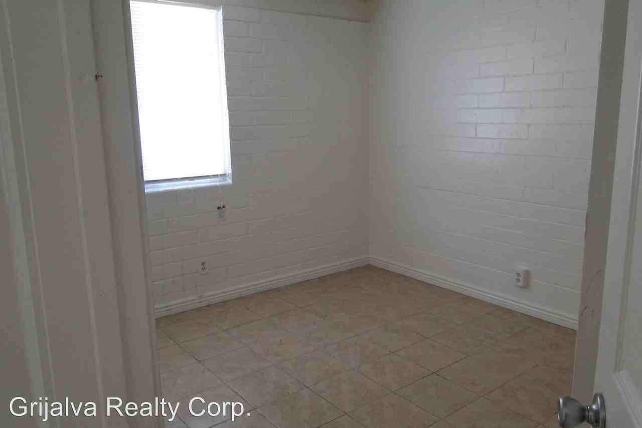 4167 S Queen Palm Dr - Photo 3 of 7