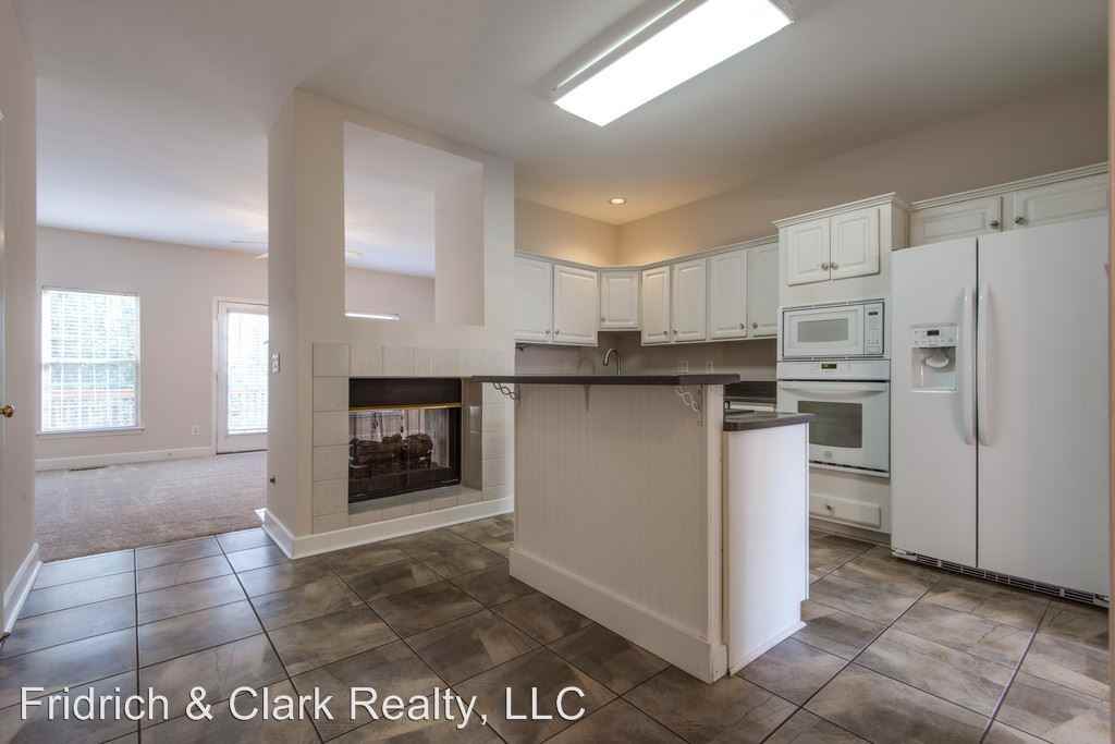 124 Carriage Ct - Photo 3 of 30