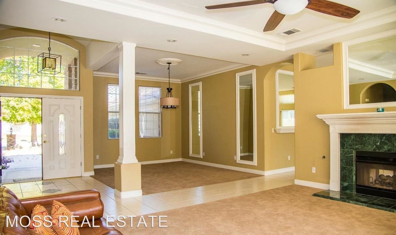 11915 Shanklin St - Photo 2 of 24