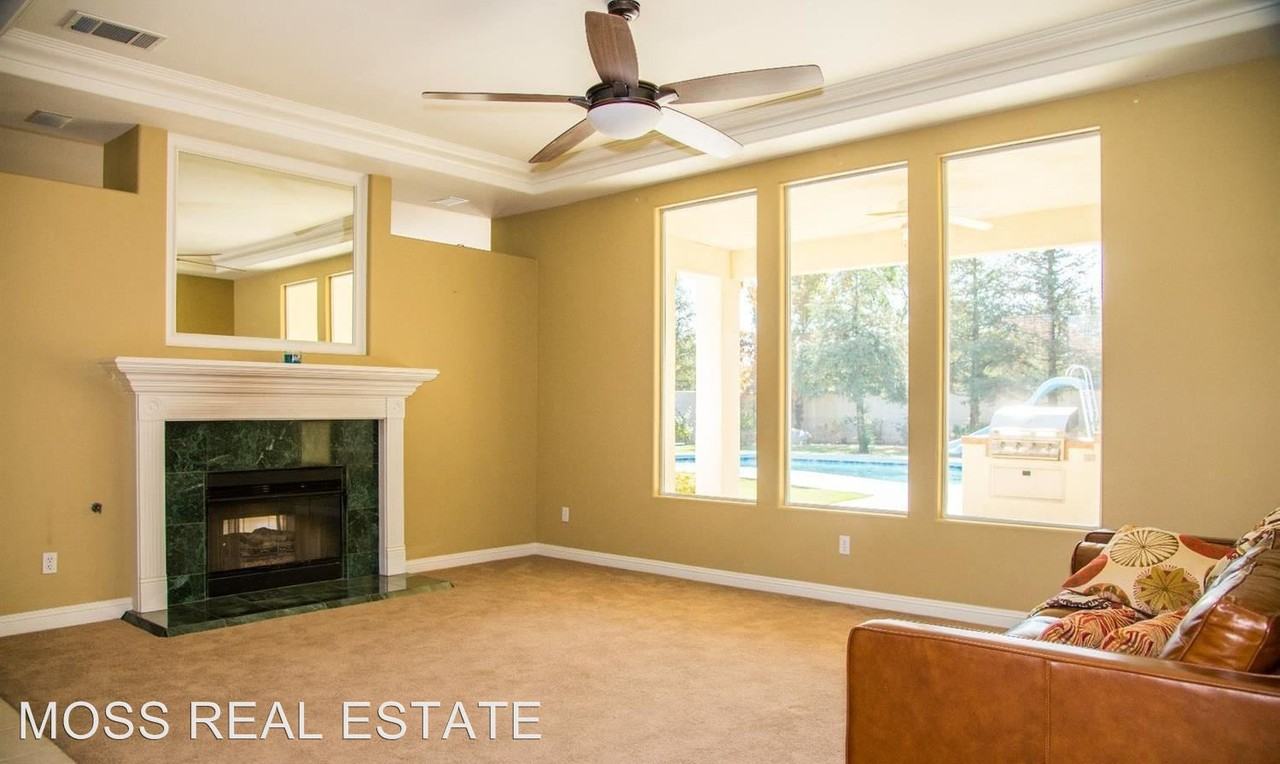 11915 Shanklin St - Photo 3 of 24