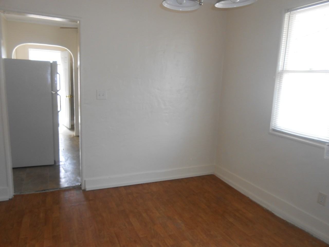 125 W 59th St - Photo 2 of 8