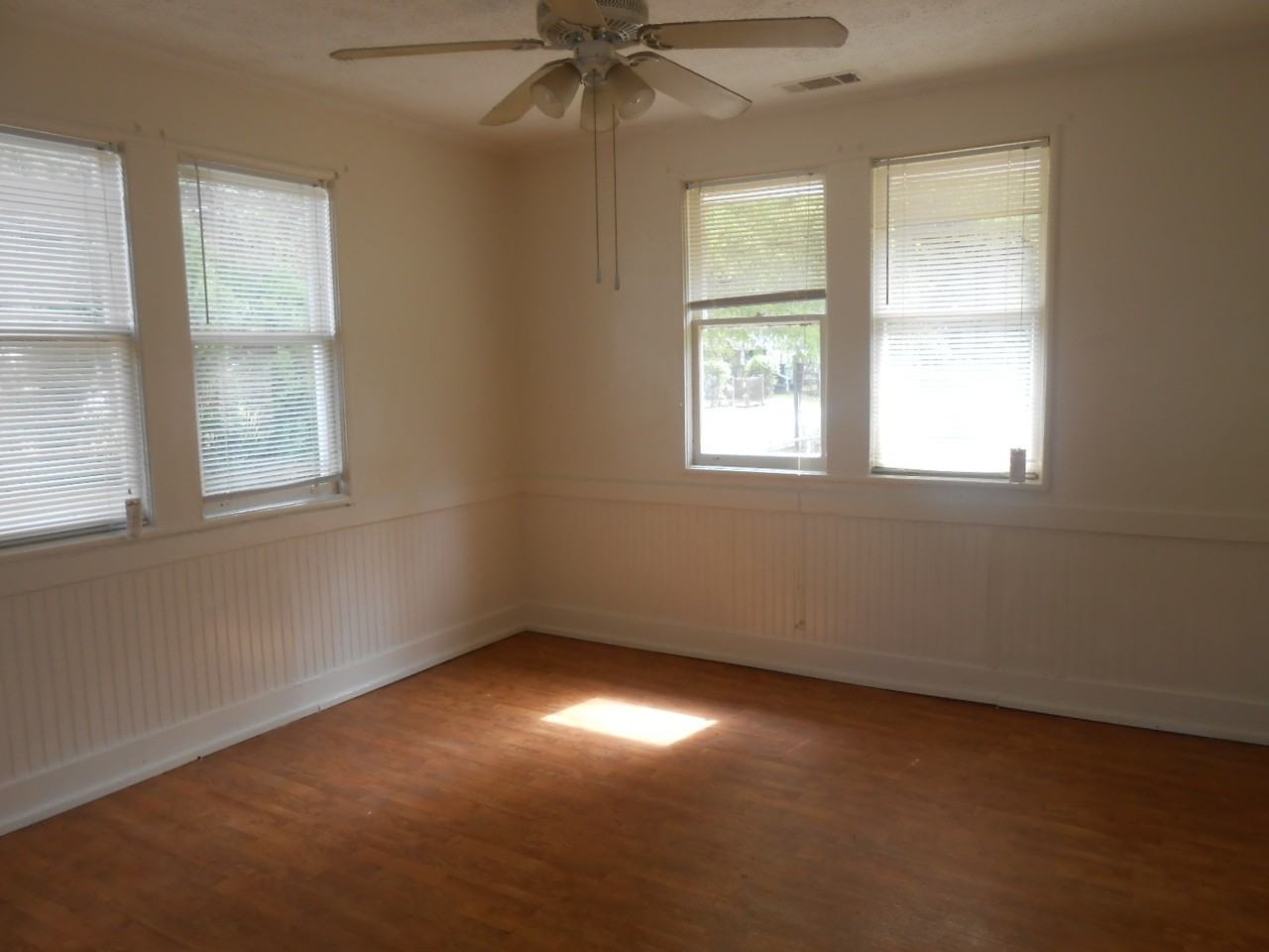 125 W 59th St - Photo 3 of 8