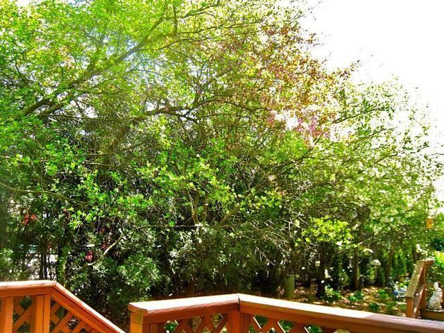 22W112 Butterfield Rd #112 - Photo 2 of 11