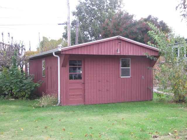 408 Southland Dr S - Photo 3 of 19