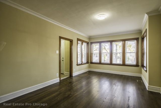 5810 S Artesian Ave - Photo 3 of 17