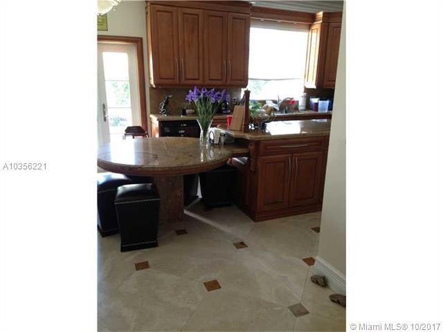 19615 Dinner Key Drive - Photo 2 of 10