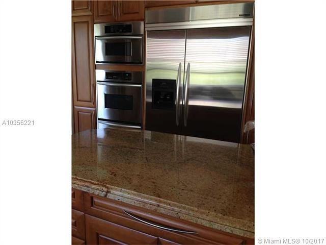 19615 Dinner Key Drive - Photo 3 of 10