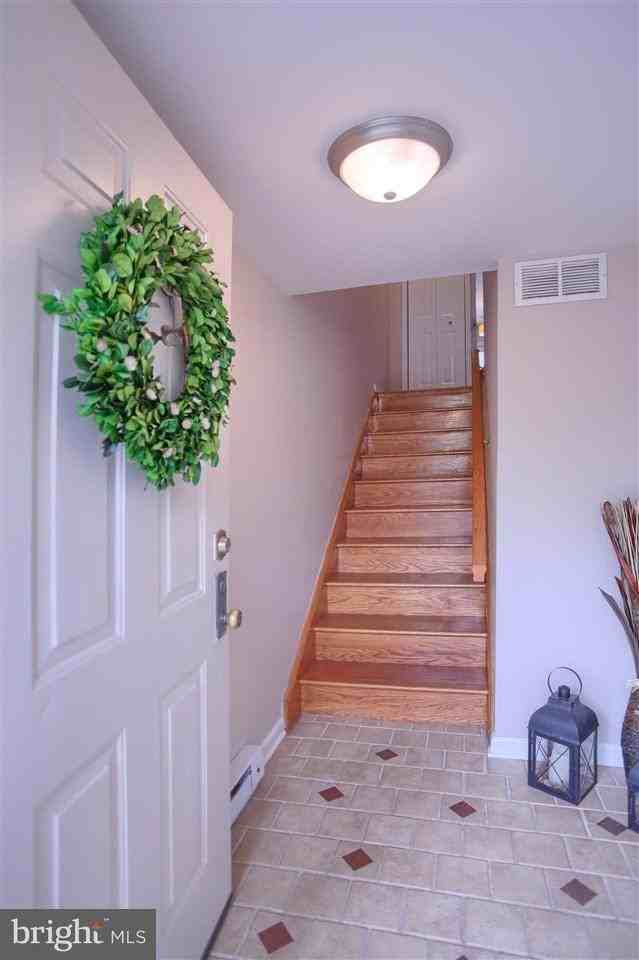 617 Showers St - Photo 3 of 25