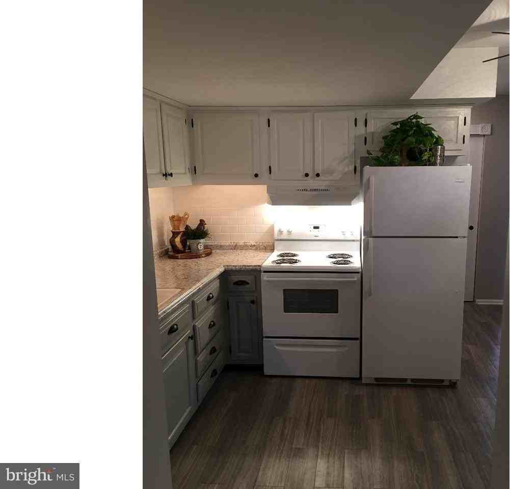 10B Fairway Rd - Photo 3 of 13