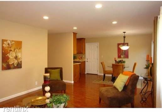 1055 Wallace Dr - Photo 2 of 17