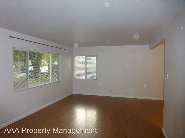 50 W Hookston Rd - Photo 3 of 15