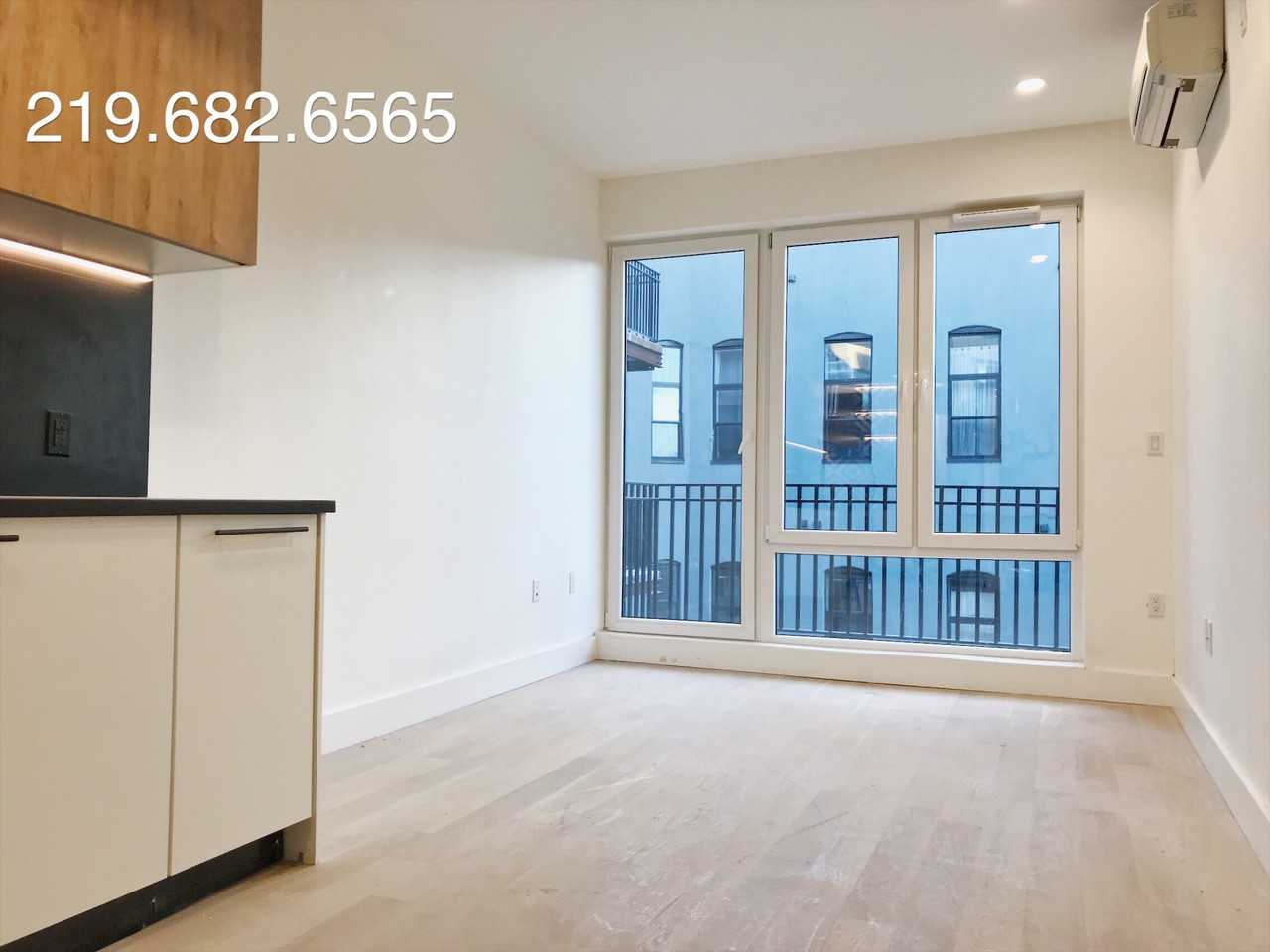 961 Willoughby Avenue #03M