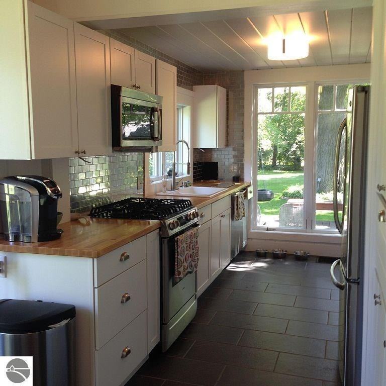 828 Washington St - Photo 3 of 10