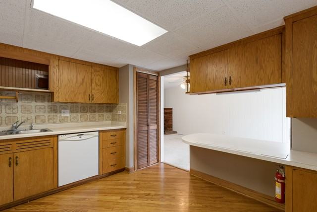 2214 Tepee Ave - Photo 3 of 22