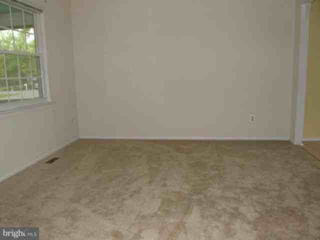 5607 Bluebeard Ct - Photo 2 of 6