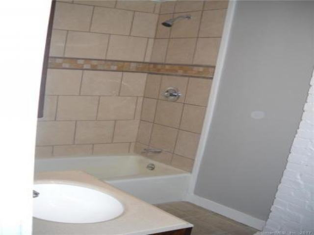 37 Case Ave - Photo 3 of 5