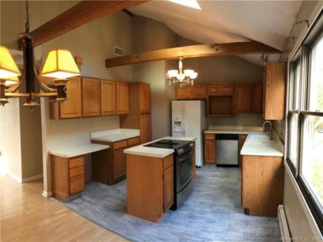 193 Prospect St - Photo 2 of 6