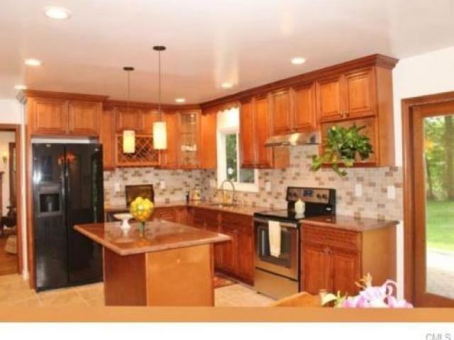 134 Deforest Rd - Photo 3 of 5