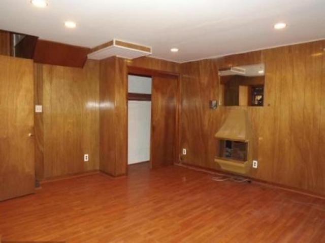 6009 Pontiac St - Photo 3 of 6