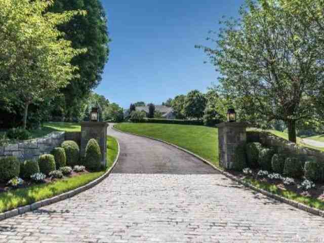 31 Singing Oaks Dr - Photo 2 of 6