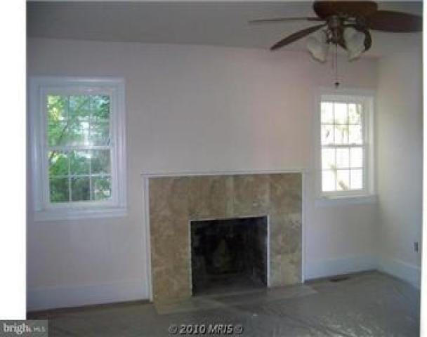 6209 Elmhurst St - Photo 2 of 6